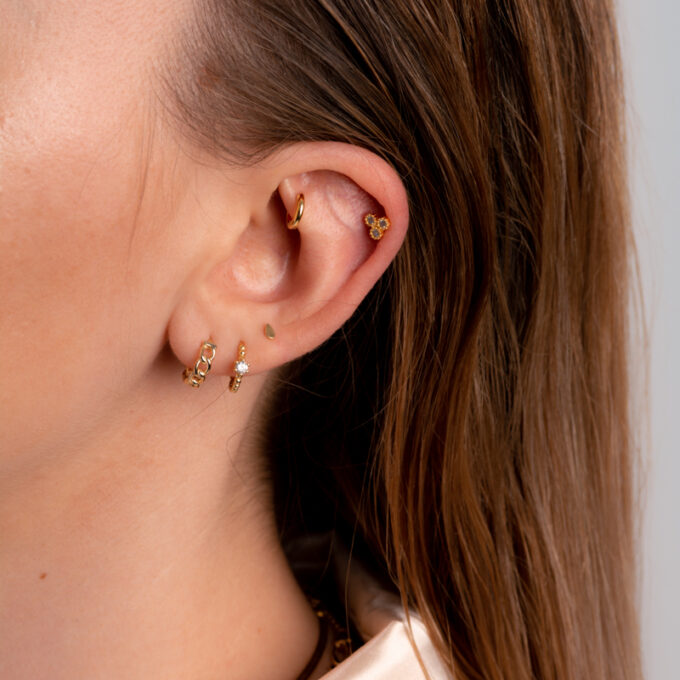 piercing; kolczyki złote; kolczyki piercing; helix, conch; lobe; upper lobe; trgus