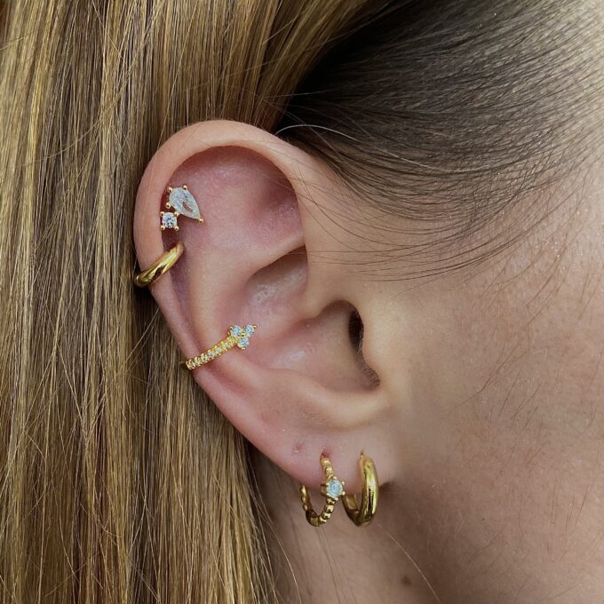 piercing; kolczyki kółka; kolczyki piercing; helix, conch; lobe; upper lobe;